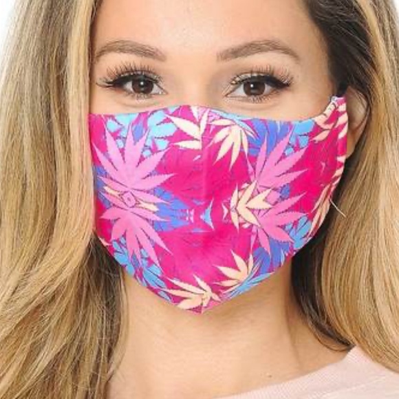 USA Accessories - 🆑 Pink Leaves 🍁 Print Face Mask